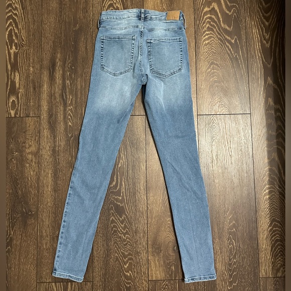 Aeropostale Women’s 6 Long Jeans - Picture 4 of 6